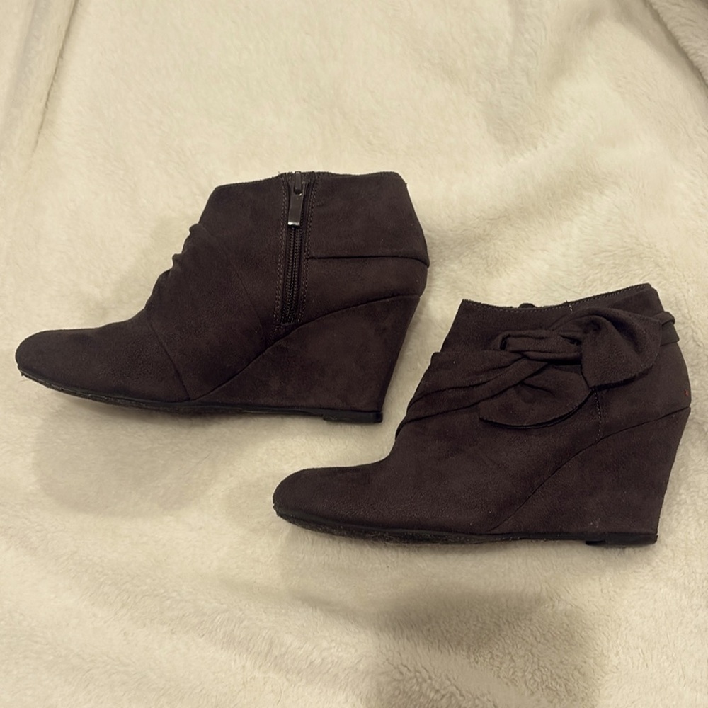 Woman booties